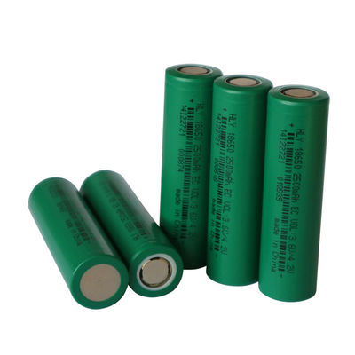Χαμηλά τρέχοντα 2500mAh κύτταρα 18650 μπαταριών λίθιου κυλινδρικά για το φωτεινό φακό